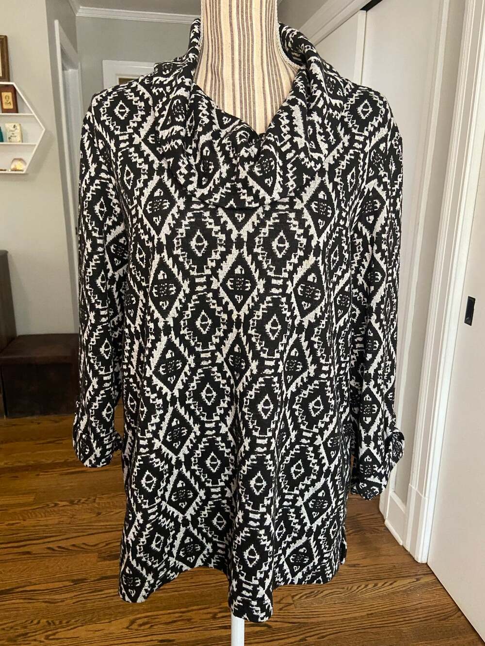 Kim Rogers blk/ivory print french terry 3/4 sleeve
top with cowl neck